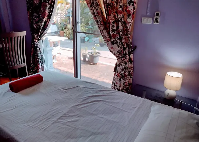 Homestay Mango Tree Guestroom *